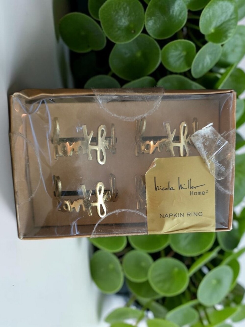 Nicole Miller set of 4 Metal Thankful napkin rings